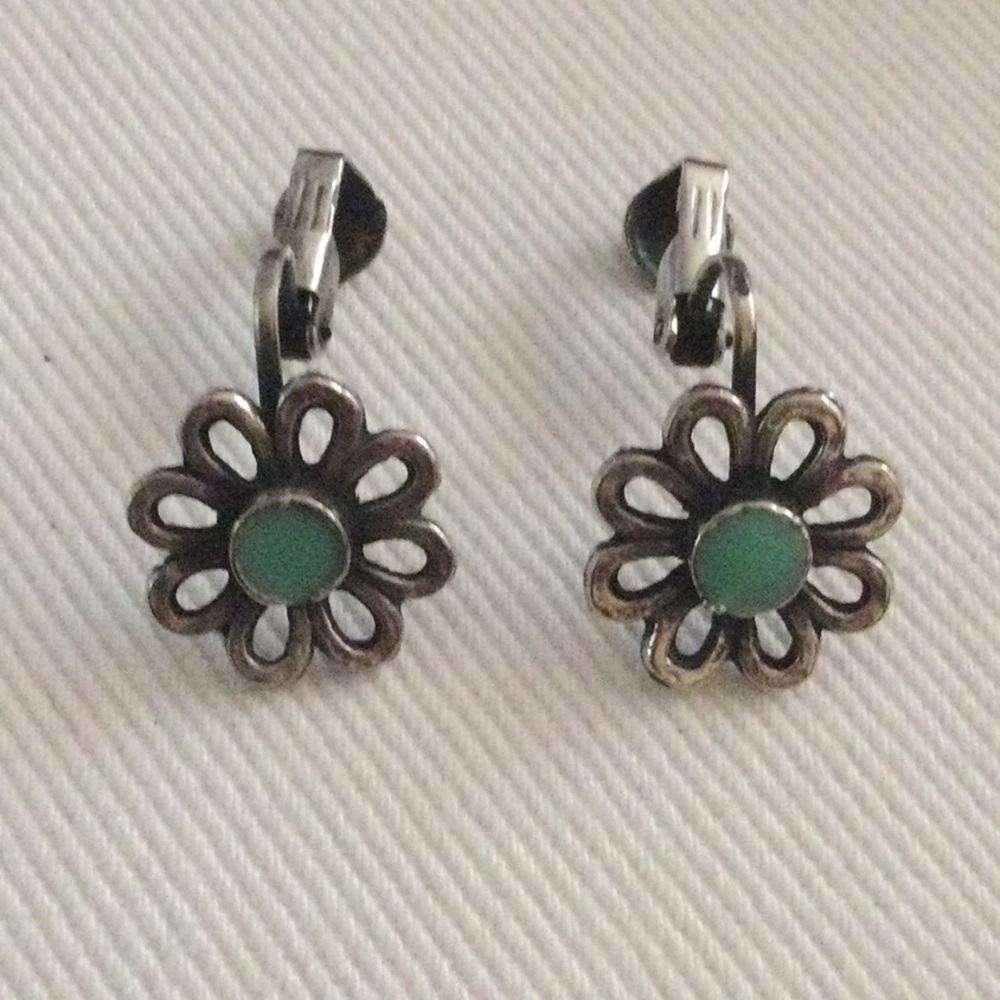 Vintage Silver-tone Flower Clip-On Earrings with Blue/Green Centre
